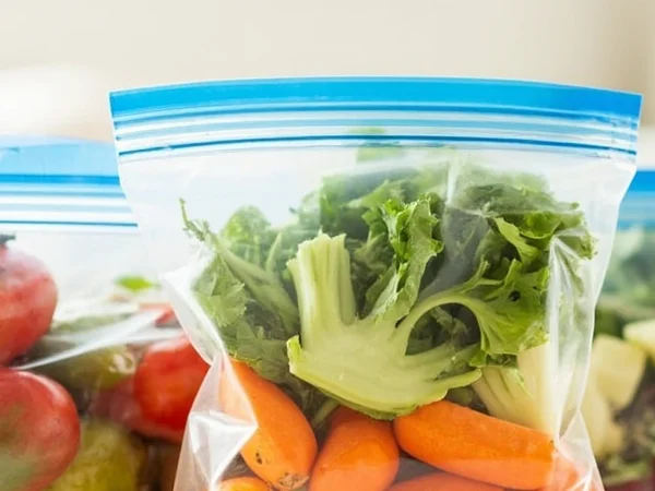 Summer Fruit Storage Made Easy: How Ziplock Bags Keep Berries Fresh